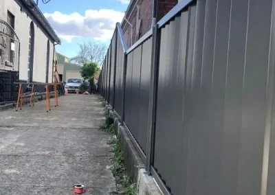 boundary fence with step down